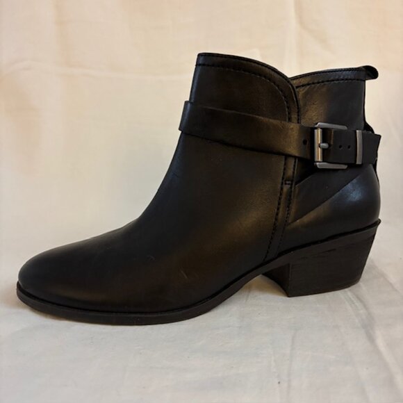 Vince Camuto Peamer Black Leather Ankle Boots with Strap/Buckle Size 8M - Picture 2 of 12